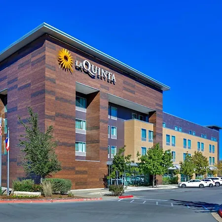 La Quinta Inn & Suites By Wyndham Lakeway